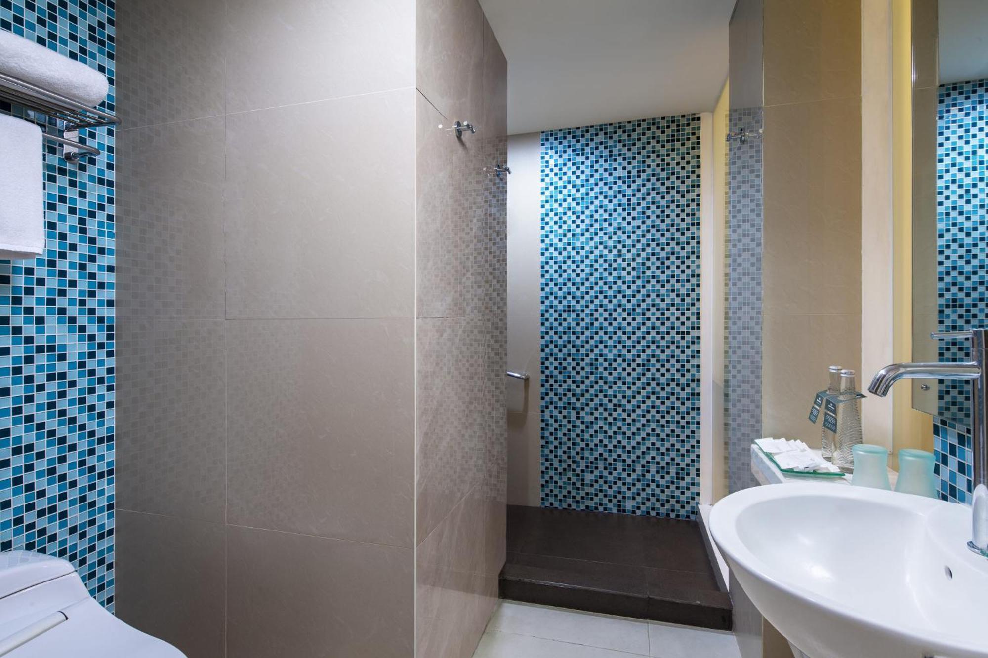 Hotel Santika Bsd City-Serpong Exterior photo
