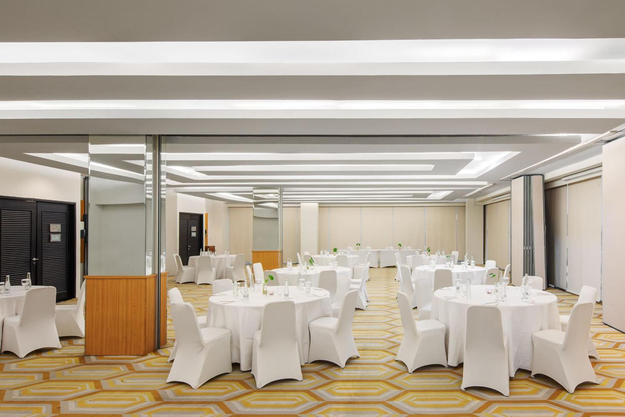 Hotel Santika Bsd City-Serpong Exterior photo