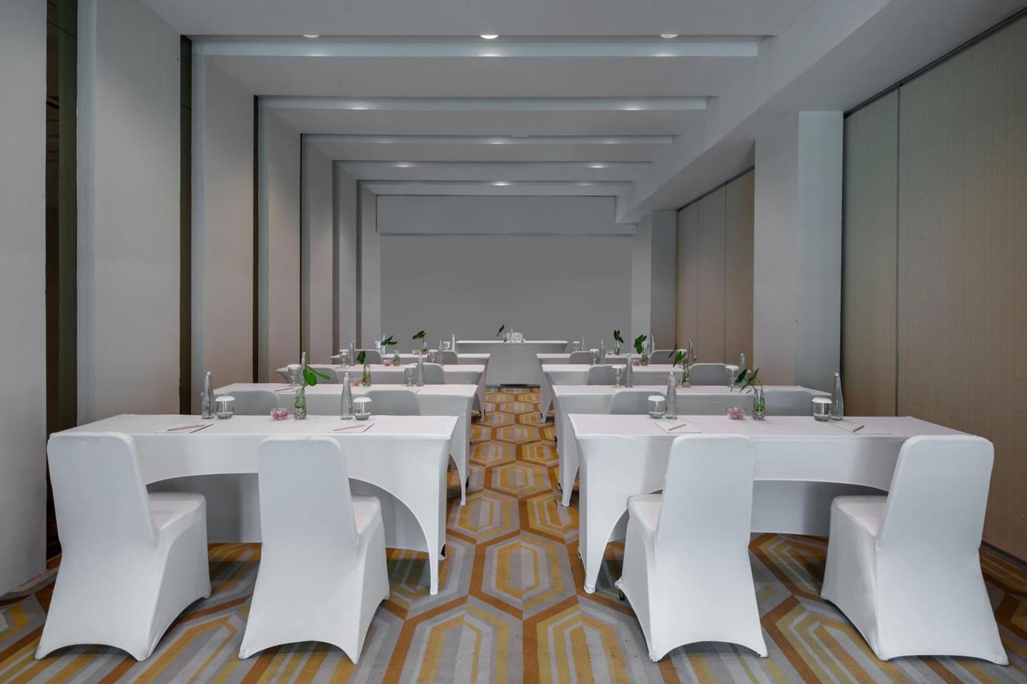 Hotel Santika Bsd City-Serpong Exterior photo