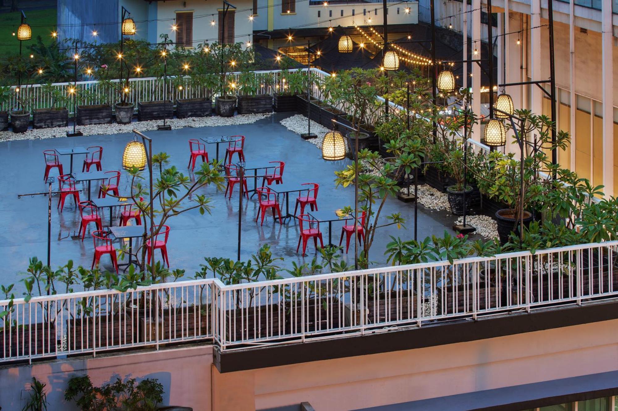 Hotel Santika Bsd City-Serpong Exterior photo