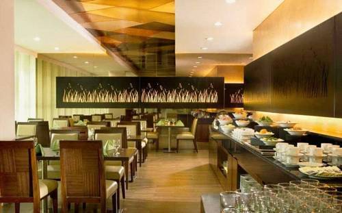 Hotel Santika Bsd City-Serpong Exterior photo